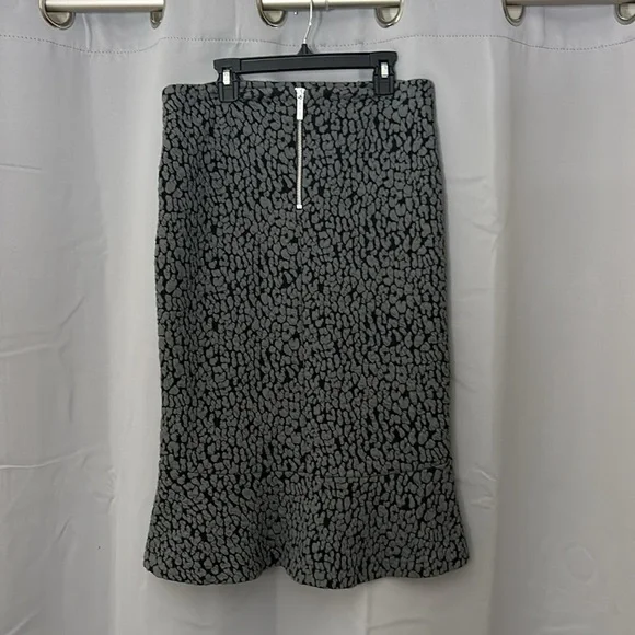 Micheal Kors Skirt Flare Bottom. Size Small - Picture 2 of 11